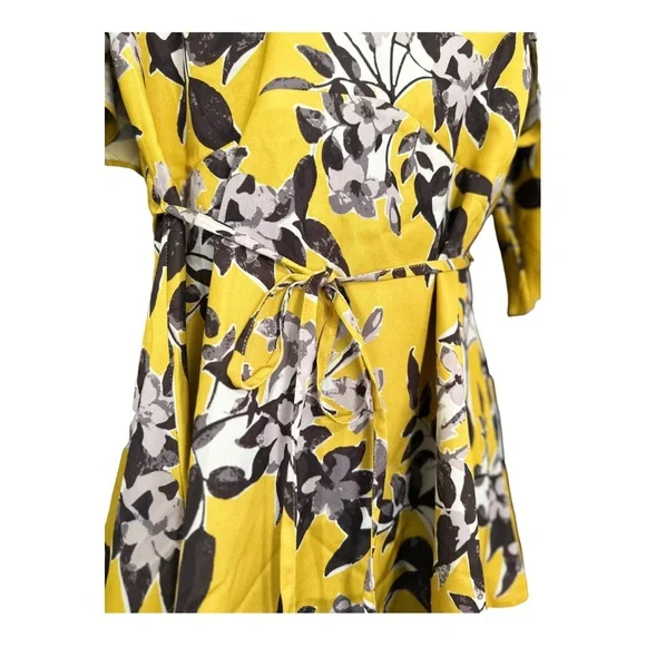 A Pea in the Pod Maternity Cold Shoulder Flare Sleeve Pullover Blouse Size Med - Picture 8 of 11